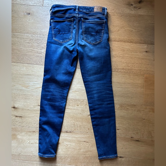 American eagle 🦅 next level stretch size 2 short jeans - Picture 2 of 5